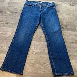 Levi’s Perfectly Shaping 512 Jeans
